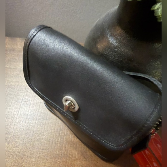 Coach Vintage Tango Crossbody Bag - Picture 3 of 11